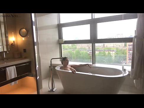 ❤️ Pitikek mezin Bi dilgermî pizika xwe di serşokê de dihejîne ❤❌ Vîdyoya porno li ku.bsglass.ru ️❤