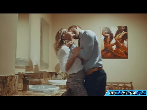 ❤️ Gava ku blondeyek busty we di nav hewşek gelemperî de dixapîne ❤❌ Vîdyoya porno li ku.bsglass.ru ️❤